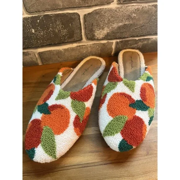 Print fresh Slippers Chic and CozyFootwear Size 9 - Picture 9 of 16